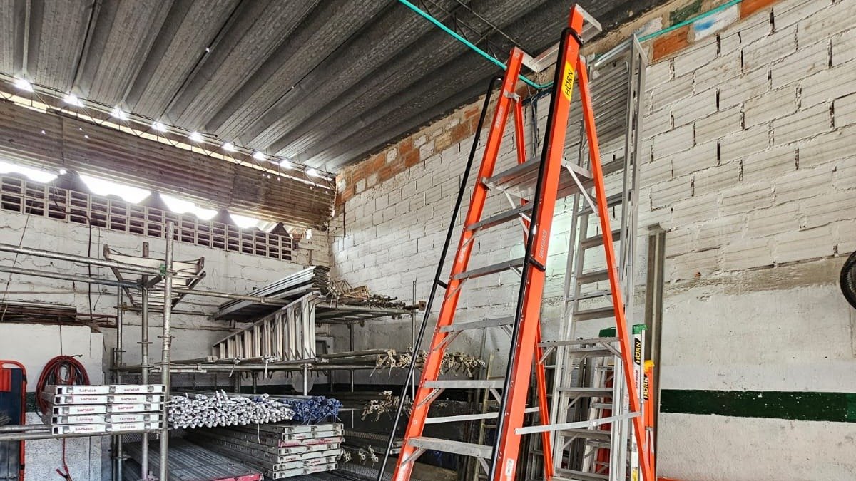 Uso seguro de Escaleras tipo tijera